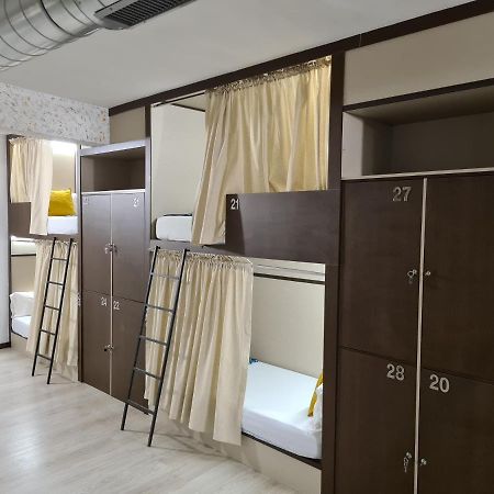 Hostel M-A Rooms Mate مدريد المظهر الخارجي الصورة