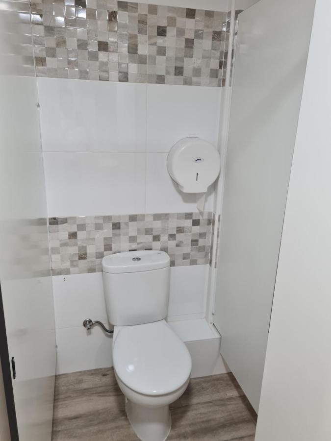 Hostel M-A Rooms Mate مدريد المظهر الخارجي الصورة